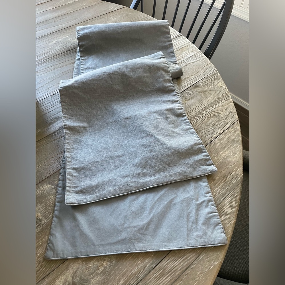Table Runner-Gray